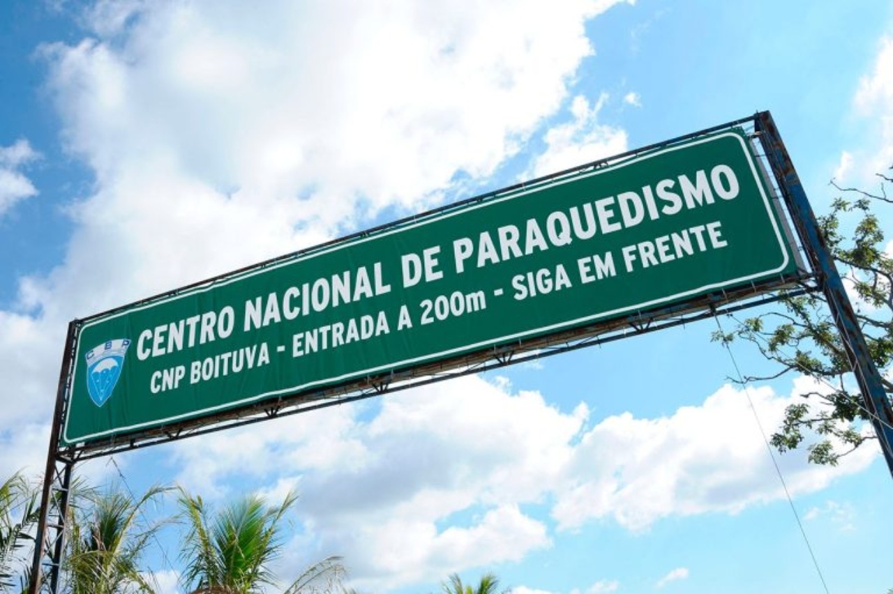Homem morre duas semanas após sofrer acidente durante salto de paraquedas em Boituva