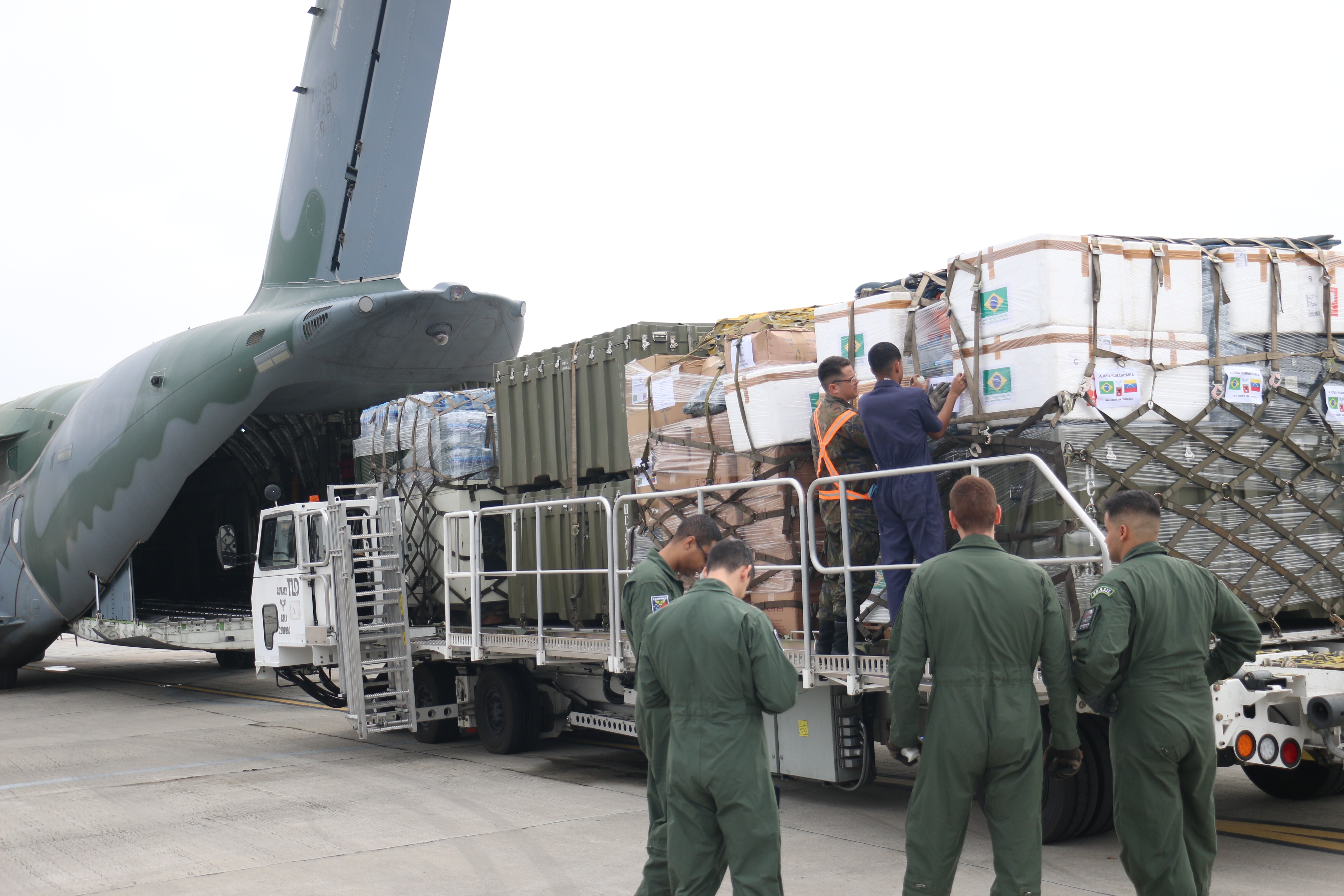 Após terremotos, FAB resgata 13 brasileiros que estavam na Venezuela