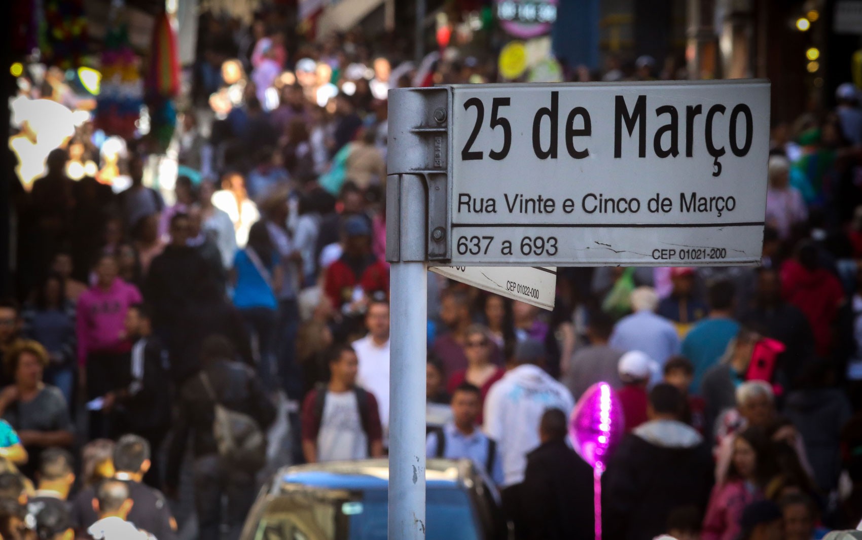 Rua 25 de Março, no Centro de SP,  completa 161 anos e celebra data com missa especial  