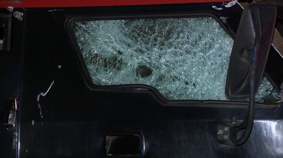 Carro-forte atacado em Santa Bárbara d'Oeste — Foto: Reprodução/EPTV