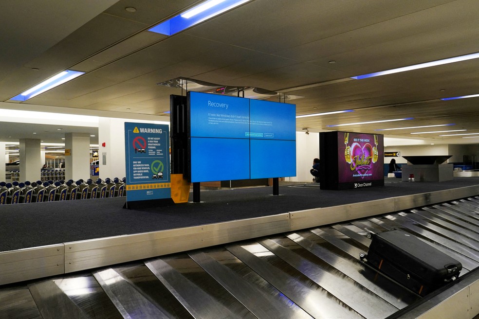 Aeroporto de Newark, nos Estados Unidos, durante apagão cibernético global — Foto: Reuters/Bing Guan