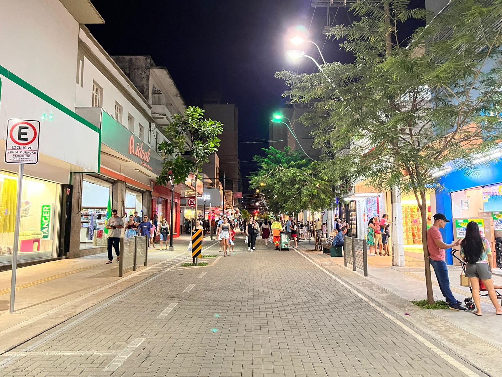 Comércio de rua e shoppings de Rio Preto funcionam em horário especial para vendas de fim de ano; confira
