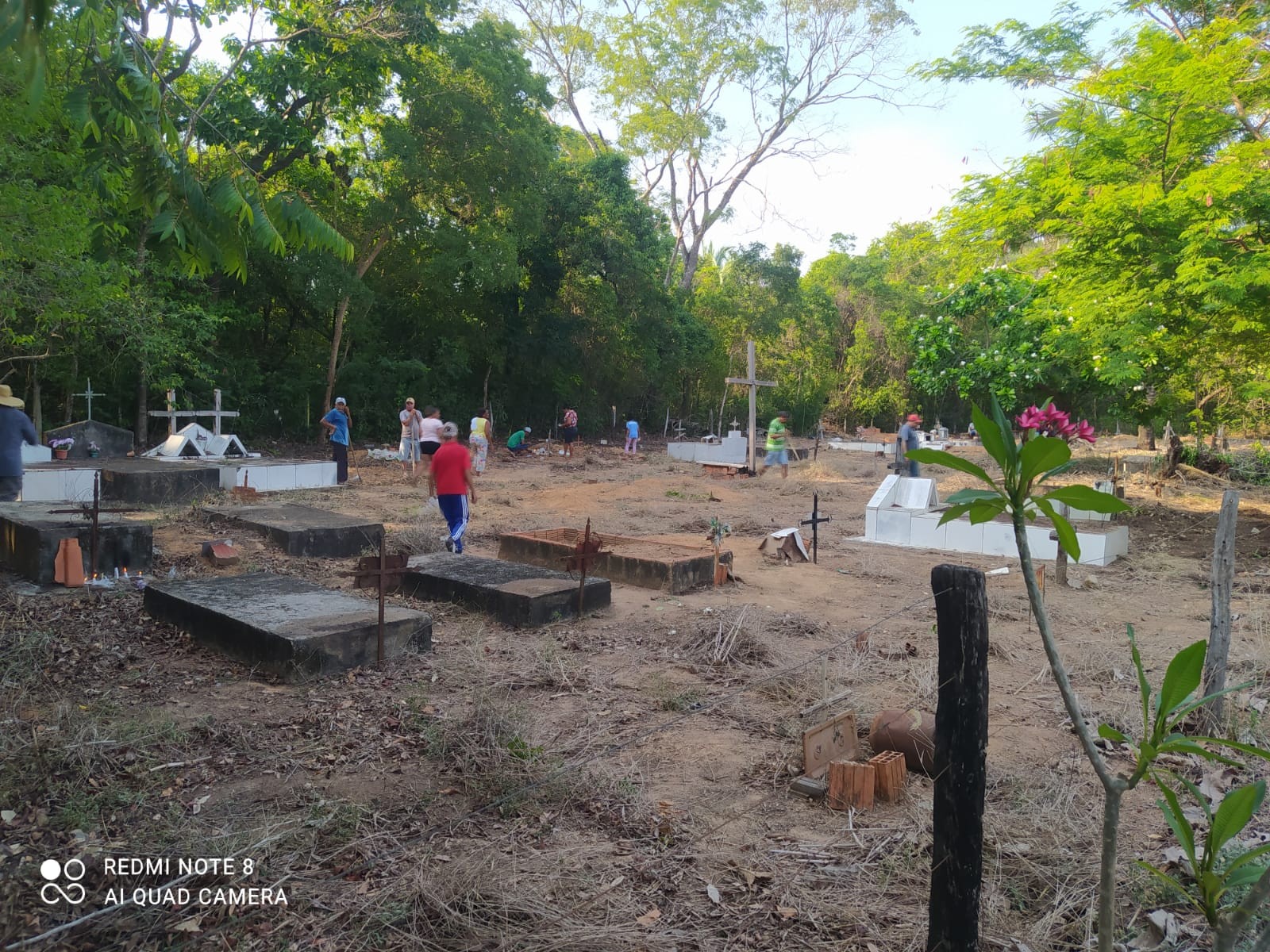 Estrada, porteiras fechadas e silêncio: quilombolas lutam para visitar cemitérios ‘escondidos’ no Dia de Finados em MT