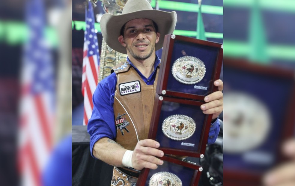 Peão de Potirendaba (SP) é campeão mundial de rodeio — Foto: Professional Bull Riders/Divulgação