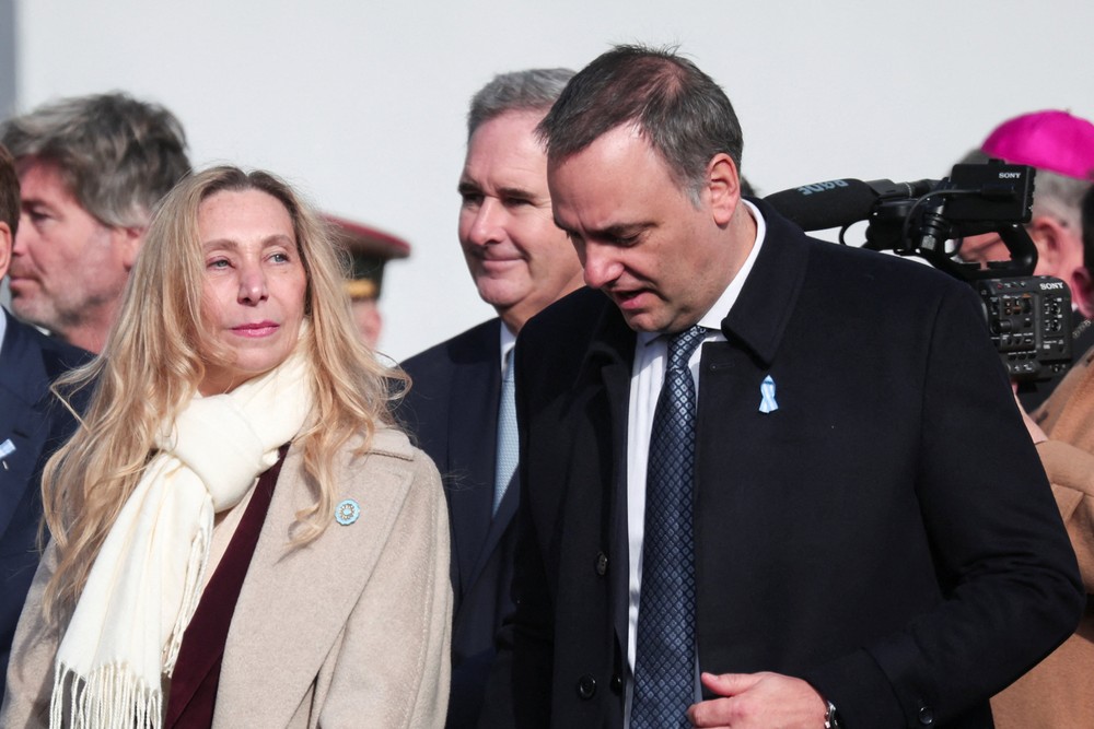 Porta-voz do governo da Argentina deixa o cargo após escândalo de enriquecimento ilícito