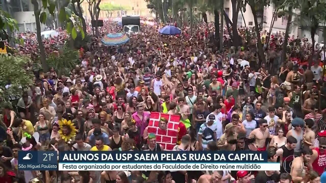 'Peruada' de alunos da Faculdade de Direito da USP desfila pelas ruas ...