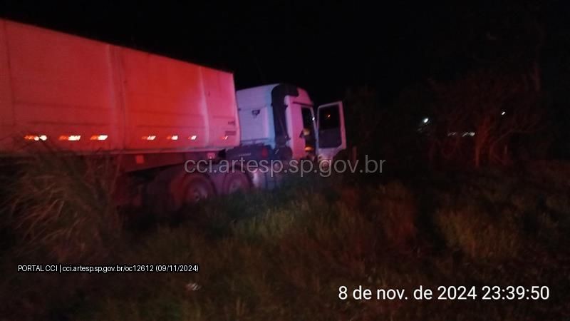 Acidente entre carro e carreta deixa cinco feridos em rodovia de Taquarivaí