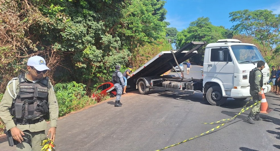 Homem de 56 anos morre após colidir de frente com carro em Teresina; motorista fugiu do local — Foto: Reprodução
