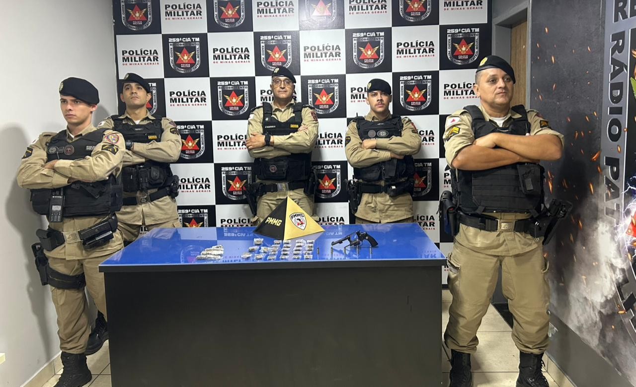 Rapaz é preso com arma na cintura após tentar fugir da PM usando uma bicicleta elétrica em Pirapora