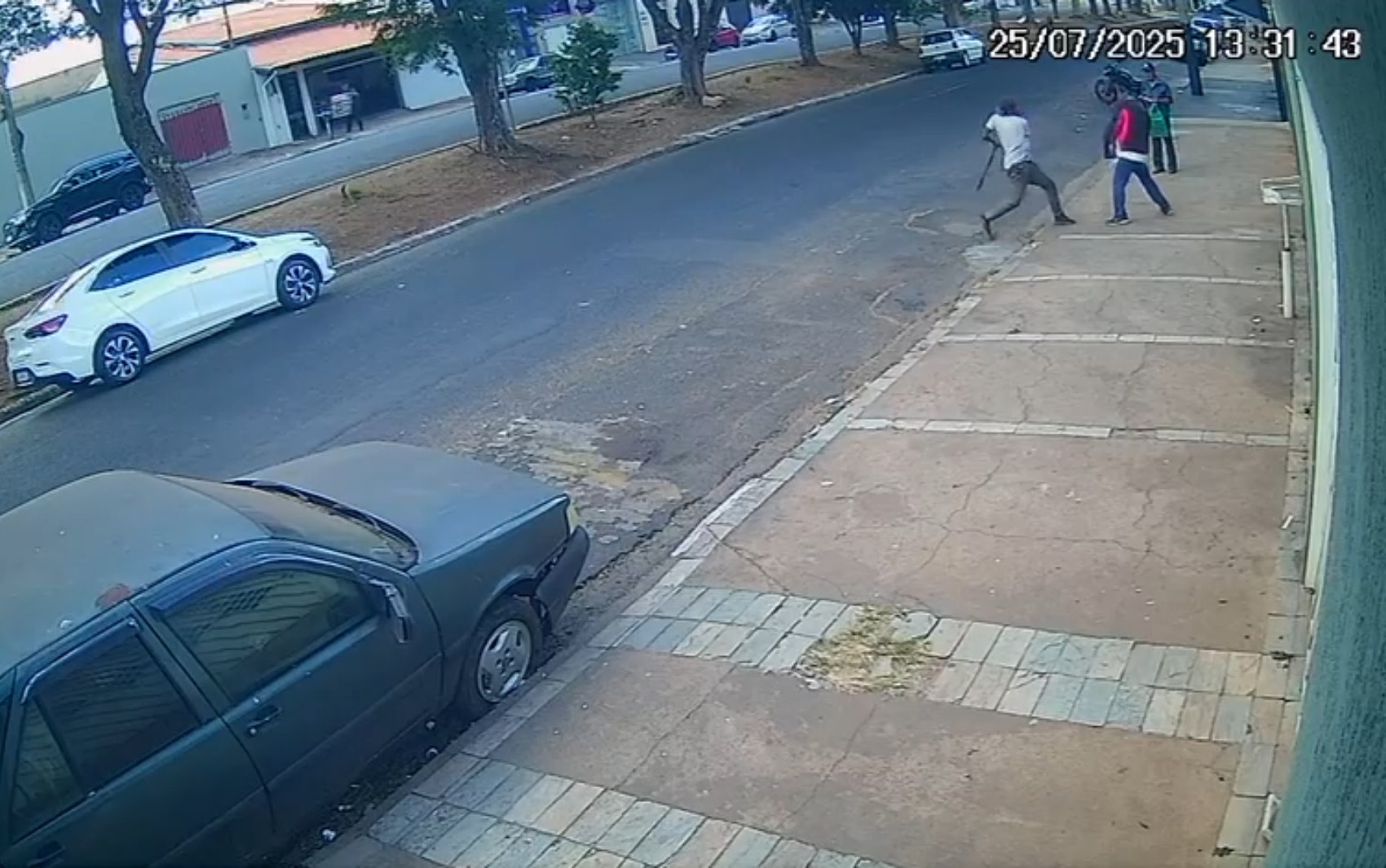 Homem é internado em estado grave após ser agredido a pauladas por causa de bebida de R$ 3 em Franca, SP