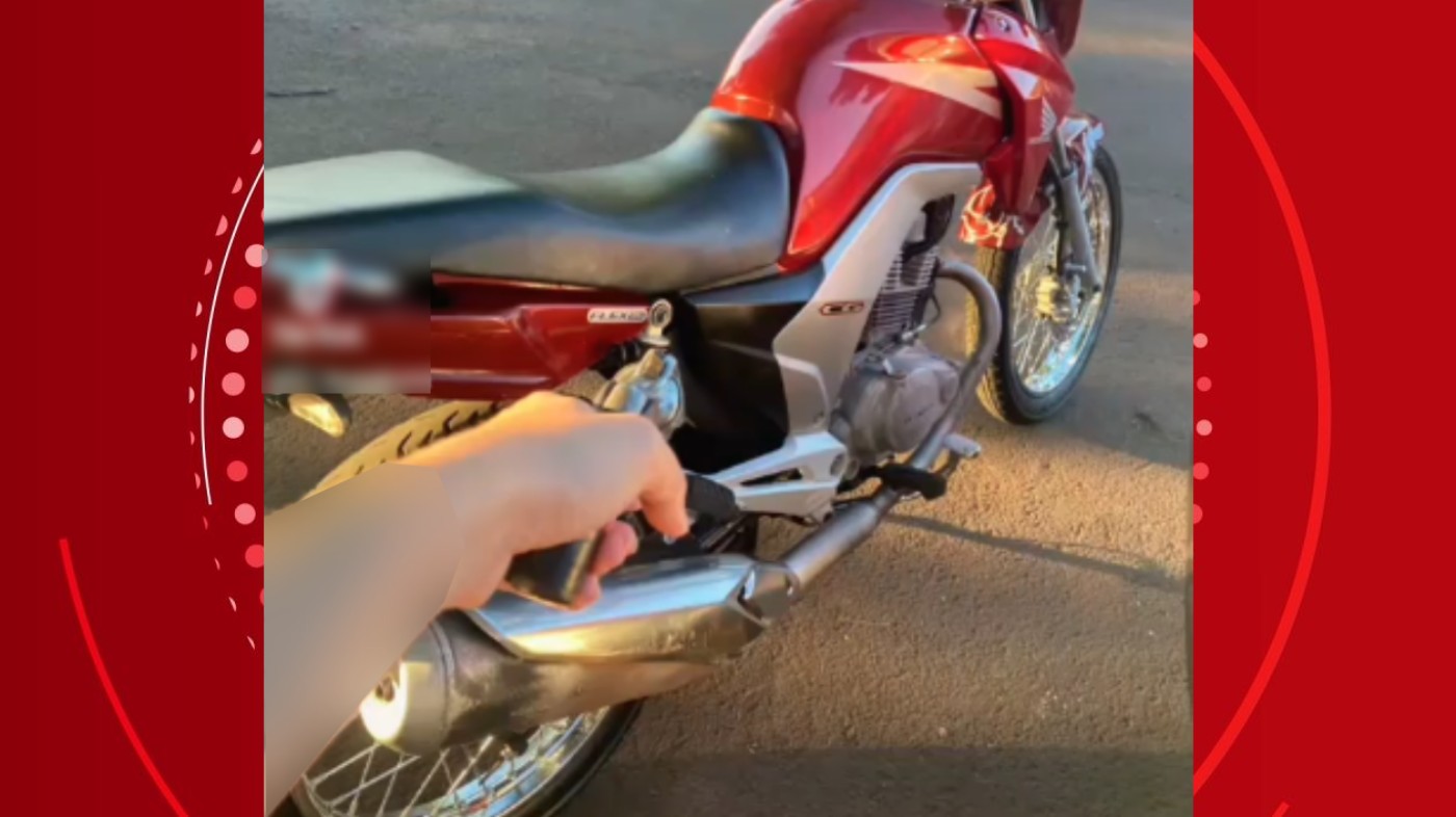 Jovem publica foto exibindo arma em rede social, familiar denuncia e namorado dela é preso, no Paraná