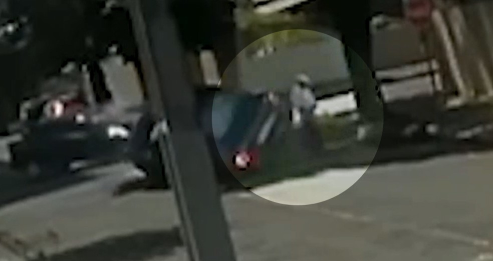 Sorveteiro estava virando a esquina no momento em que o acidente aconteceu. — Foto: TNOnline