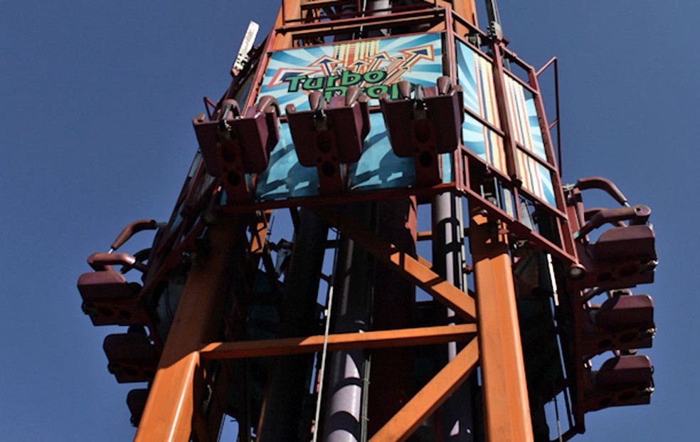 Turbo Drop, uma espécie de elevador que despenca repentinamente, foi atração do Playcenter em SP — Foto: Caio Kenji/G1