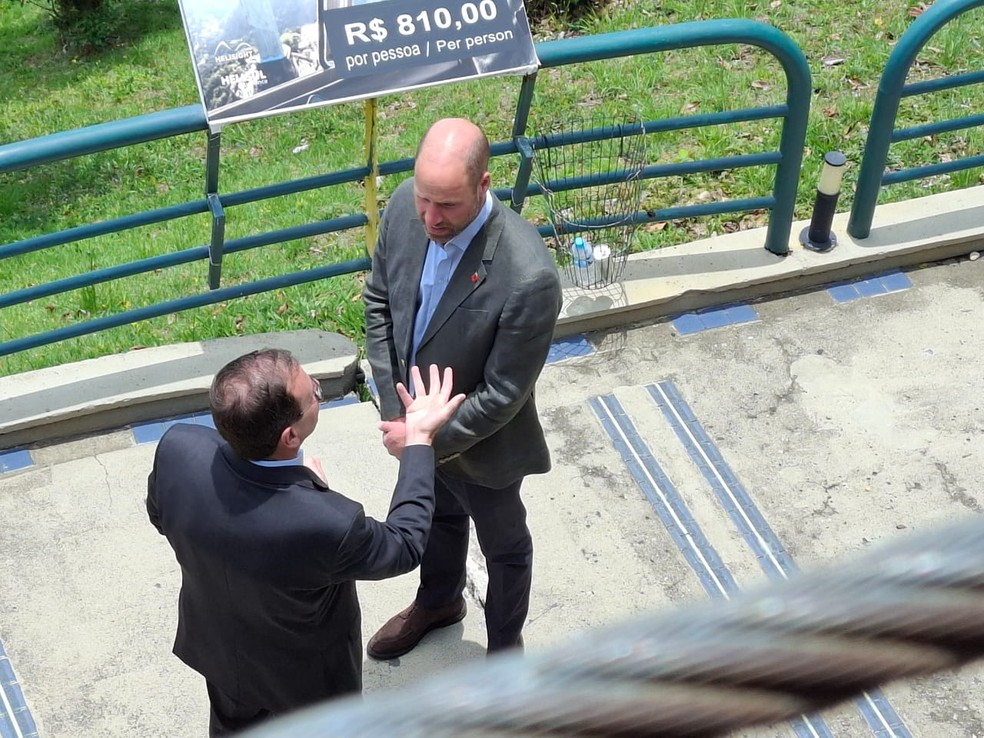 Príncipe William e prefeito Eduardo Paes — Foto: Cristina Boeckel / g1