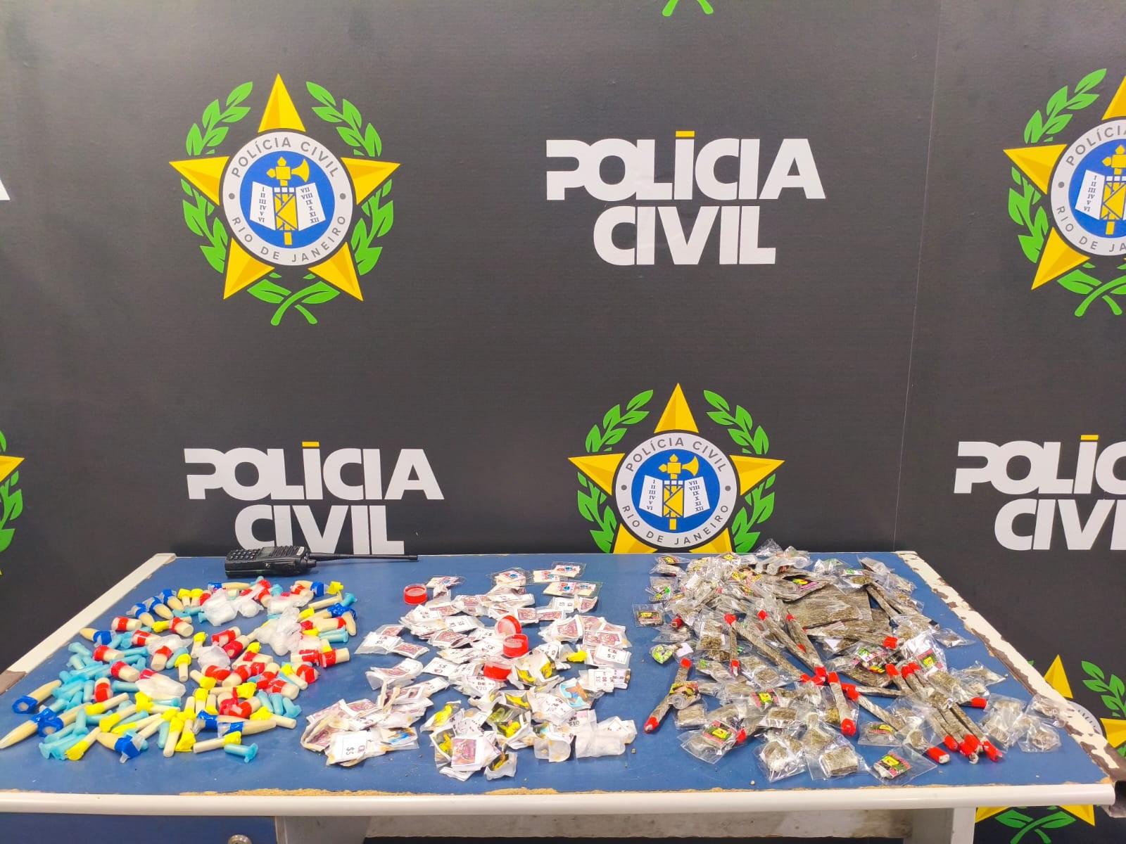 Seis pessoas são detidas por suspeita de tráfico de drogas em Angra dos Reis