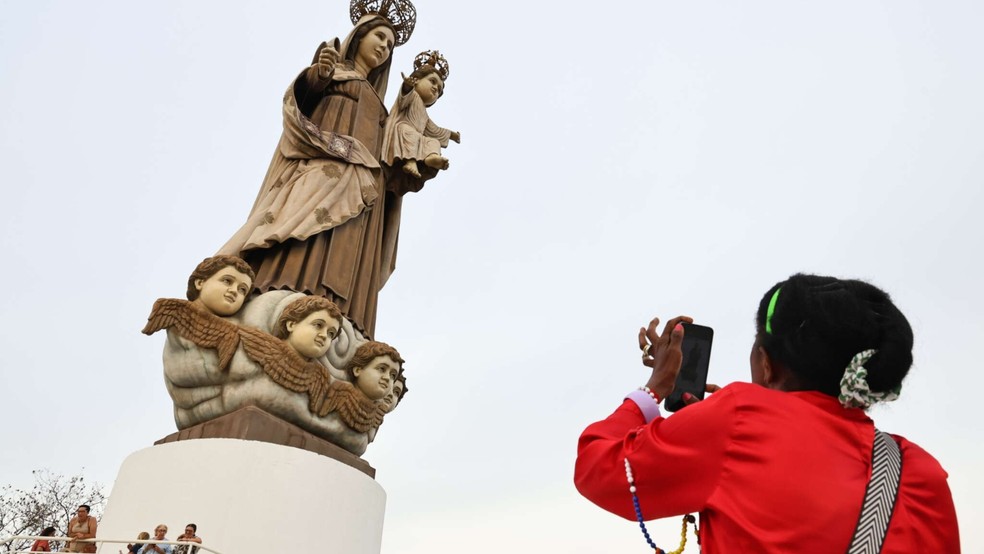 Estátua de Nossa Senhora do Carmo, em Jucás (CE), tem 40m de altura. — Foto: Thiago Gaspar/Governo do Ceará/Reprodução
