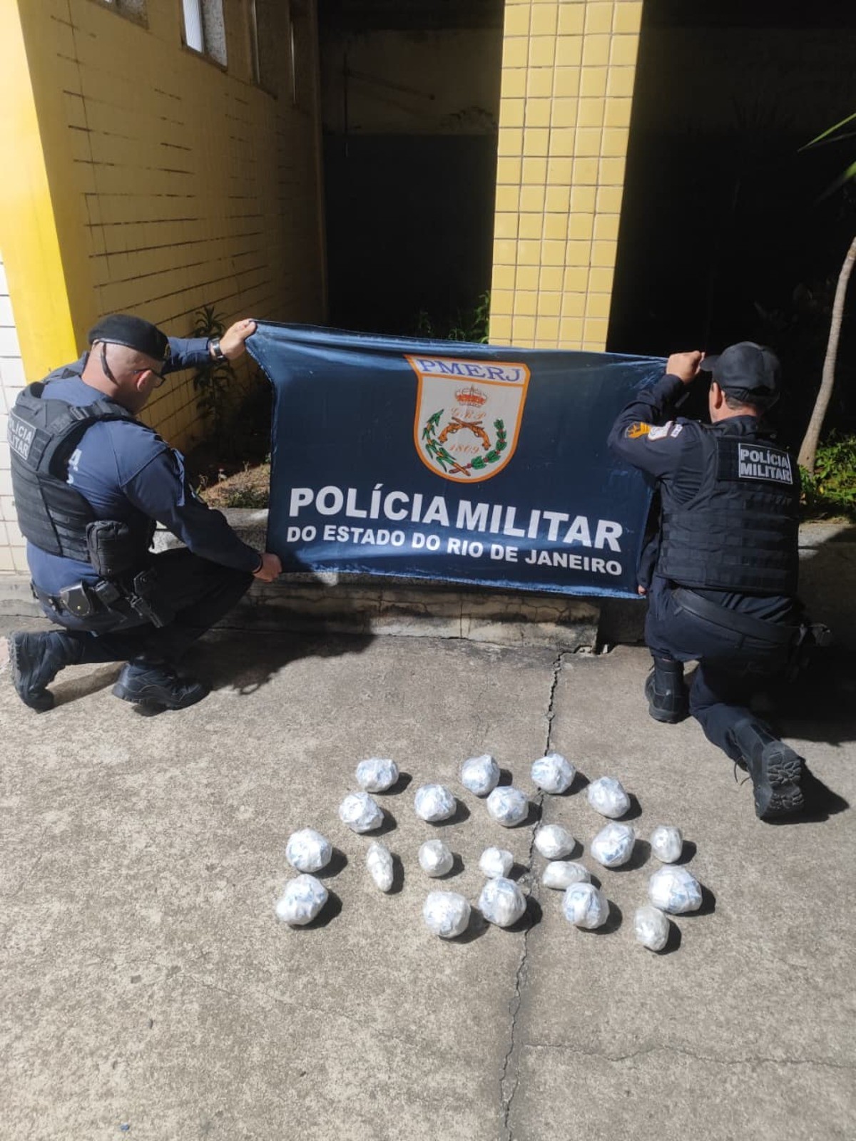 Homem é preso transportando mais de 1,5 mil porções de drogas em ônibus em Sapucaia
