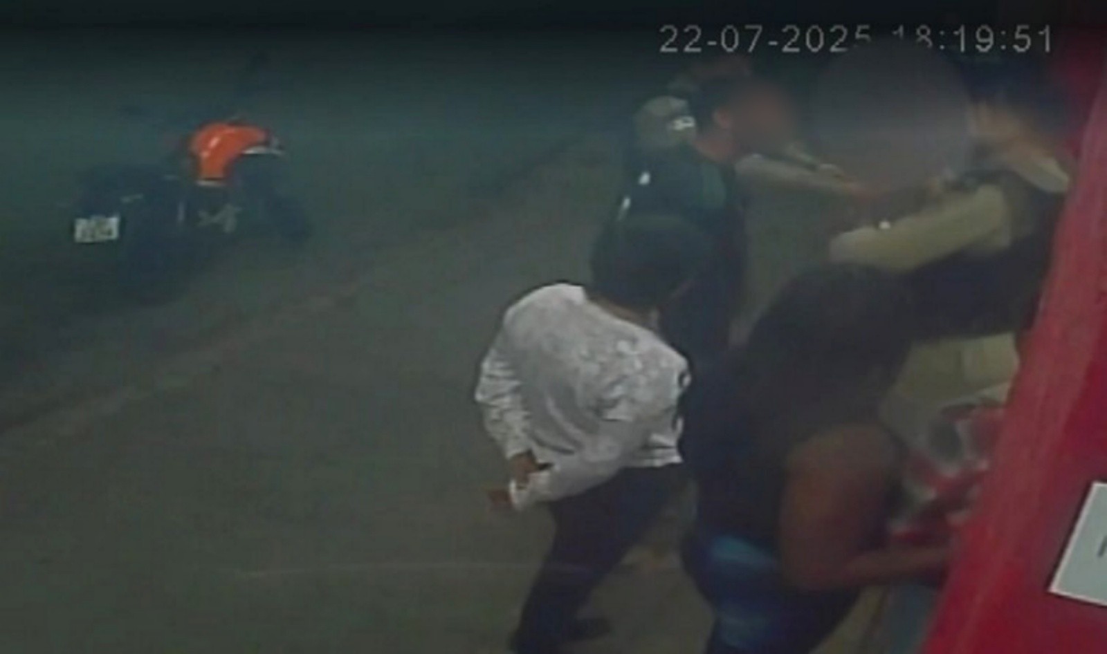 Família é detida por desacato após PM abordar adolescente em Poços de Caldas