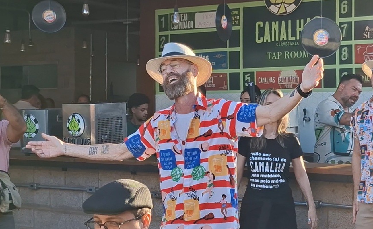 'Hoje é meu velório', diz homem com câncer terminal em celebração com chope, roda de samba e risadas