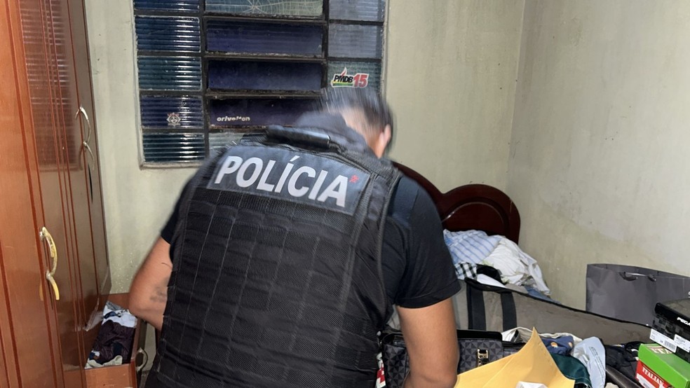 Ele é suspeito de cometer crimes como falsidade ideológica, associação criminosa e corrupção de menores. — Foto: Reprodução