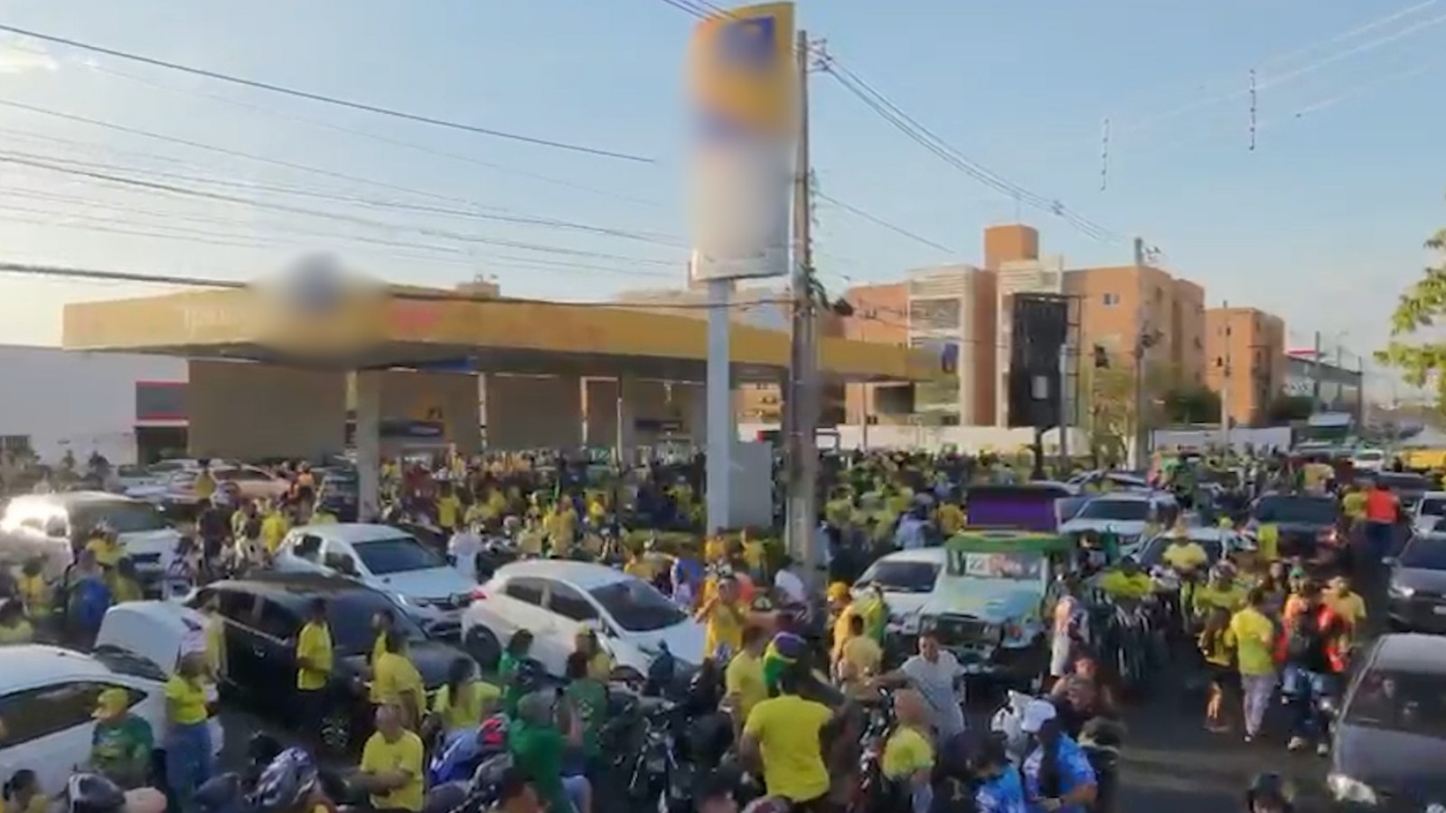 VÍDEO: Motocarreata em apoio a Flávio Bolsonaro reúne eleitores em Teresina antes do 2º turno