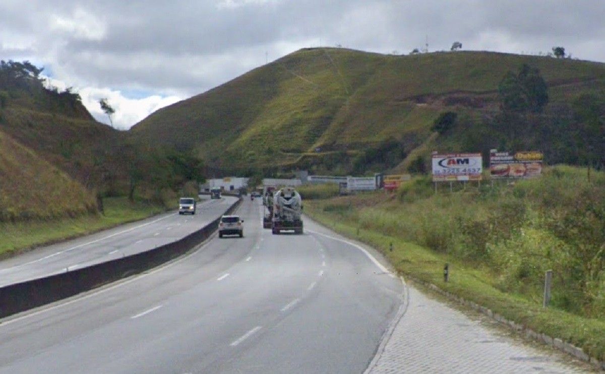 Pedestre atropelado na BR-040 está sem identificação no IML de Juiz de Fora; veja características da vítima