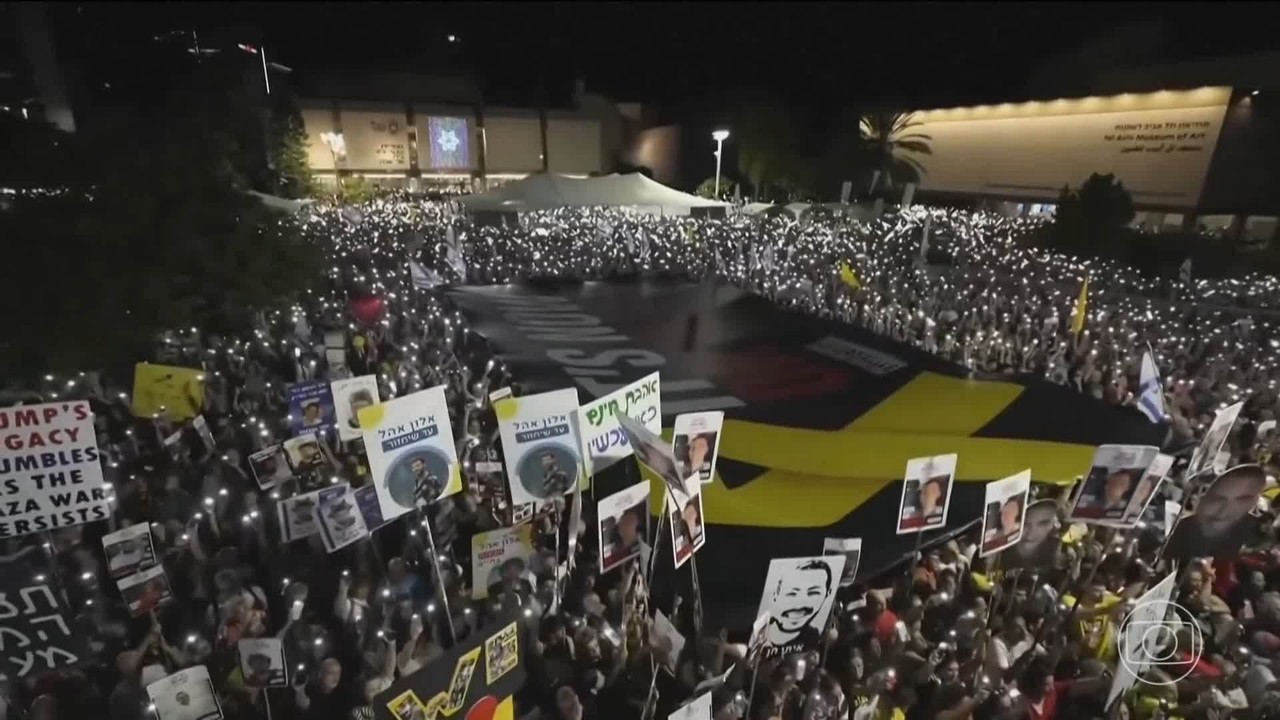 Autoridades comemoram negociação pelo fim da guerra em Gaza, e manifestantes vão às ruas
