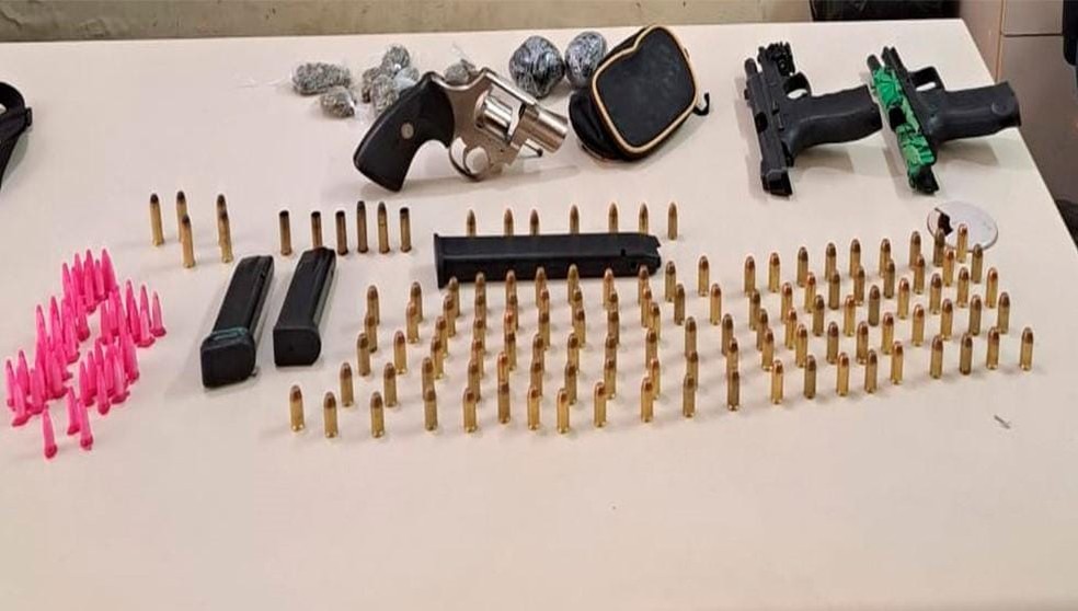 Material apreendido pela polícia com a dupla em Valença — Foto: Divulgação/PM-BA