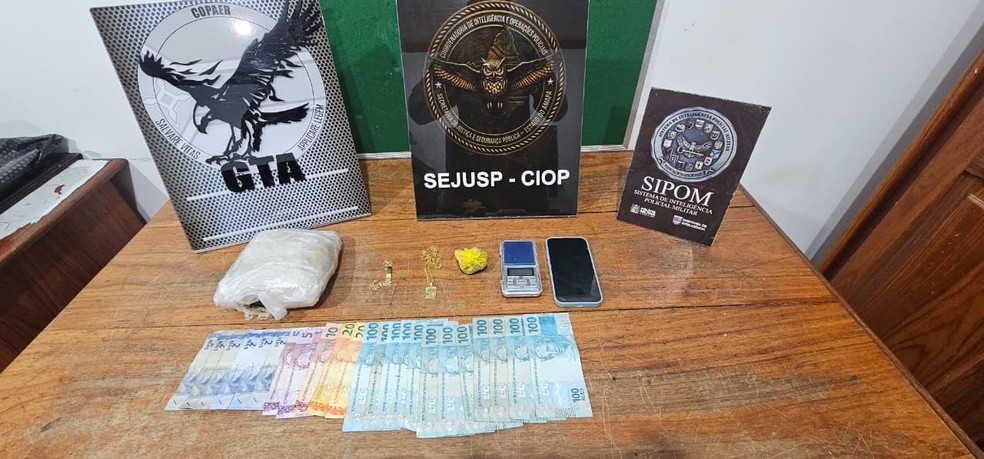 Material apreendido pelo GTA durante a ação — Foto: GTA/Divulgação