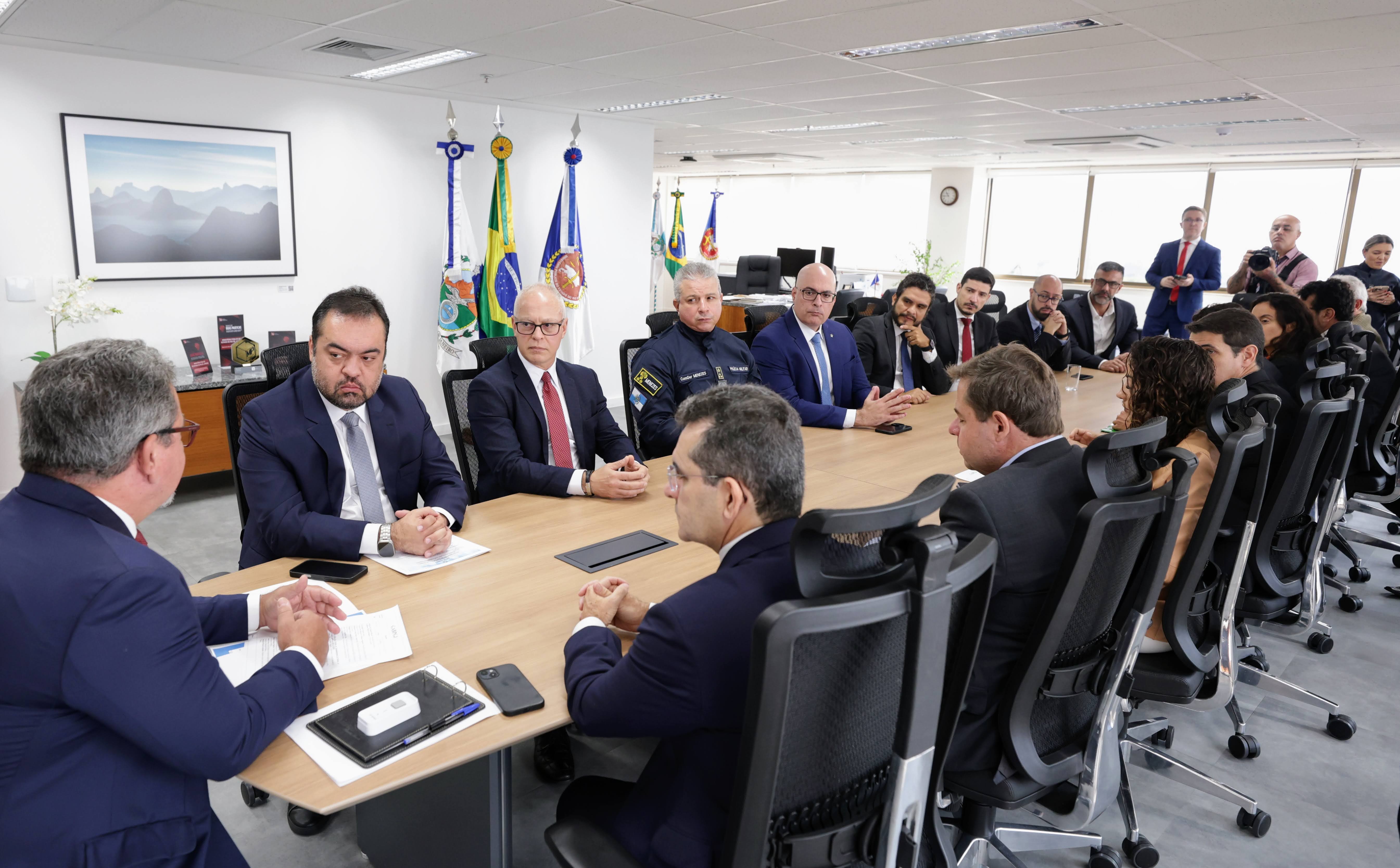 Governo mapeia 1,9 mil favelas no RJ, e vai escolher uma para dar início a projeto de reocupação de território