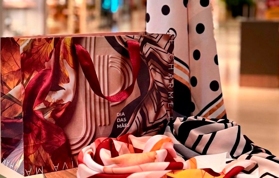 Jockey Plaza lança campanha de Dia das Mães com presente exclusivo da Carmen Steffens