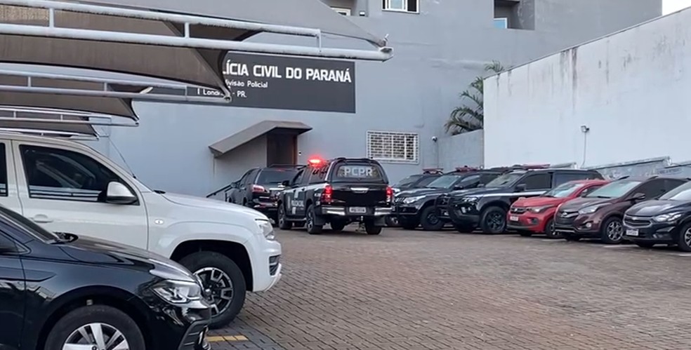 Operação contra tráfico de armas é realizada em Londrina, Alvorada do Sul e Sarandi — Foto: Kathulin Tanan/RPC