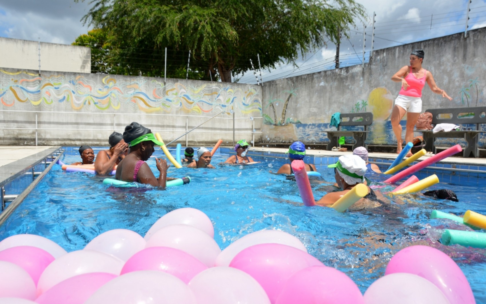Centro de Convivência Dona Zazinha abre 200 vagas para idosos em Feira de Santana; veja como participar