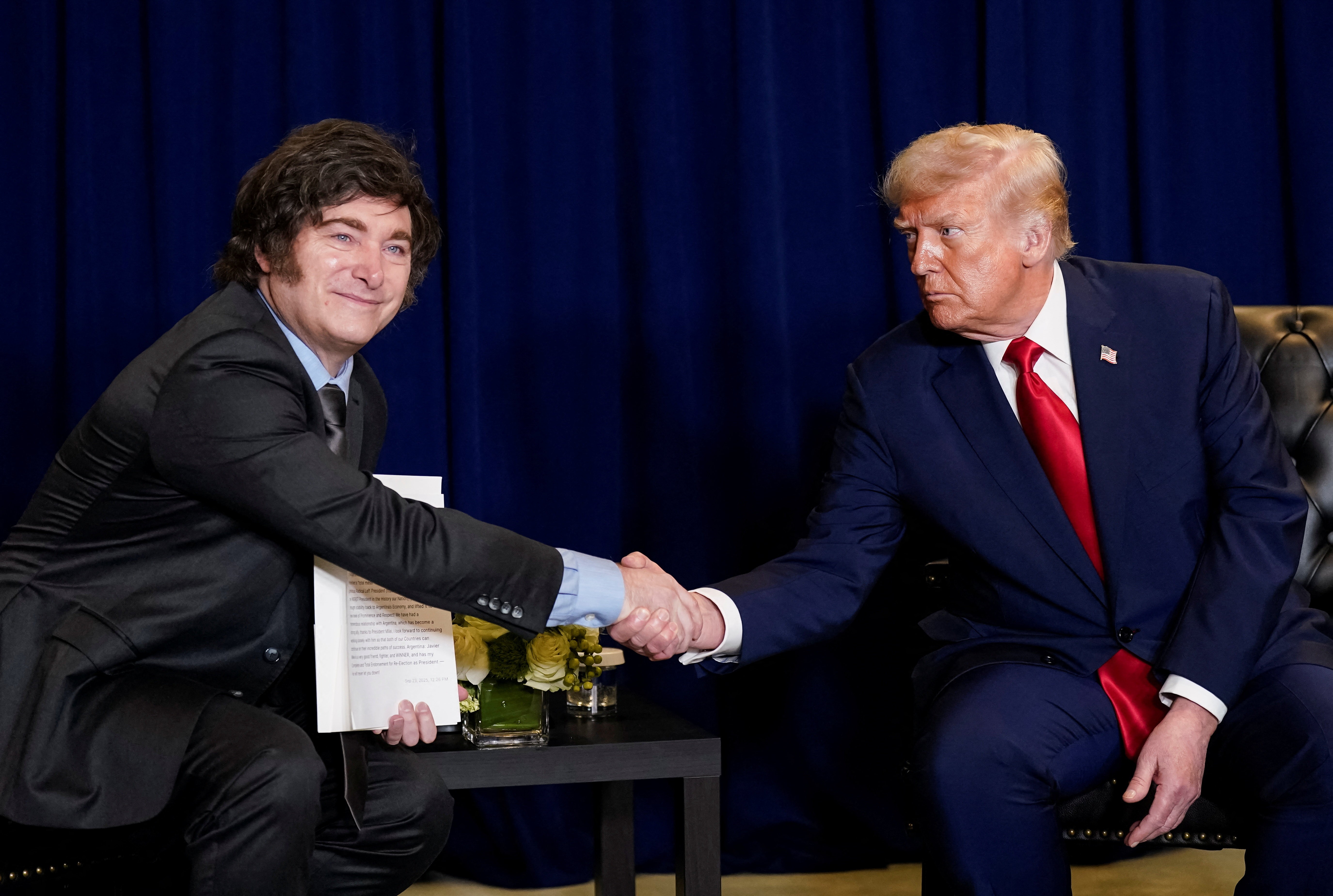 Trump faz elogios a Milei, promete ajuda à Argentina e peso se valoriza frente ao dólar