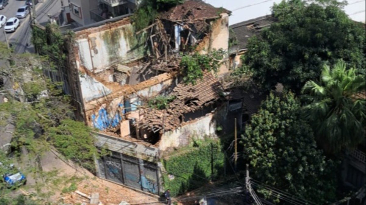 Casarão desaba no Cosme Velho