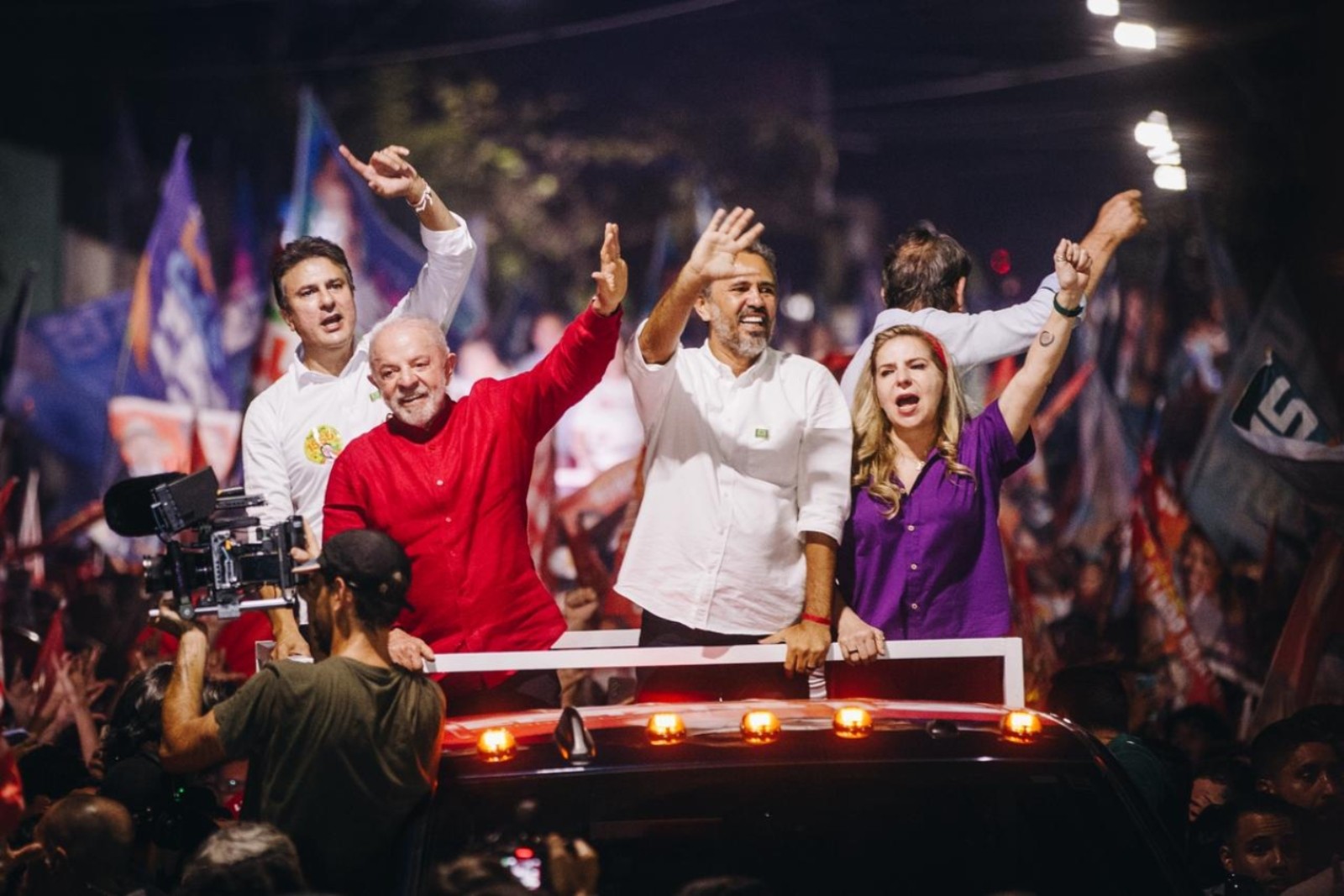 Elmano realiza caminhada em Juazeiro do Norte com a presença do presidente Lula