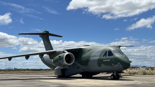 Saiba como é o KC-390, avião que Embraer pode produzir nos EUA para zerar tarifas de exportação - O avião só deve ser produzido nos Estados Unidos se o cargueiro for comprado pelo país para integrar a Força Aérea Americana. Caso o governo dos EUA aceite a proposta, apenas as unidades que eles comprarem devem ser produzidas em solo americano.