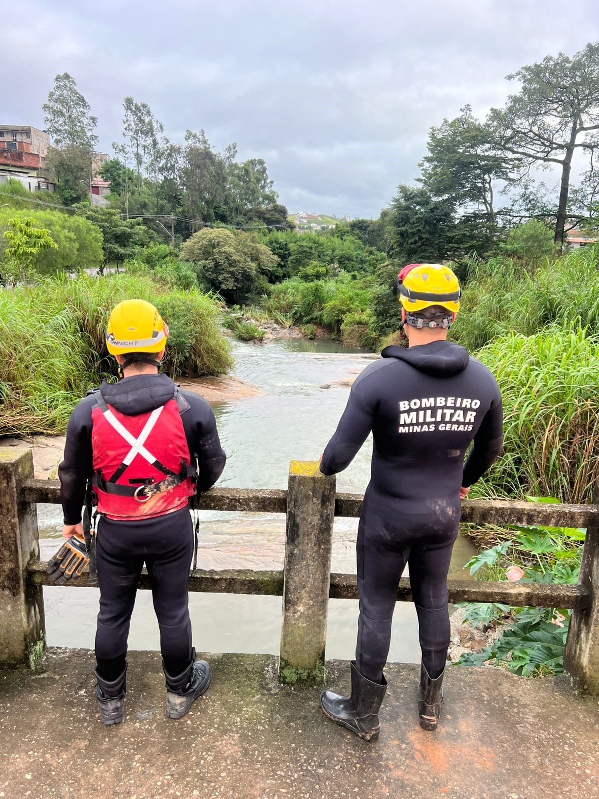 Temporal alaga ruas de Barbacena; uma pessoa está desaparecida