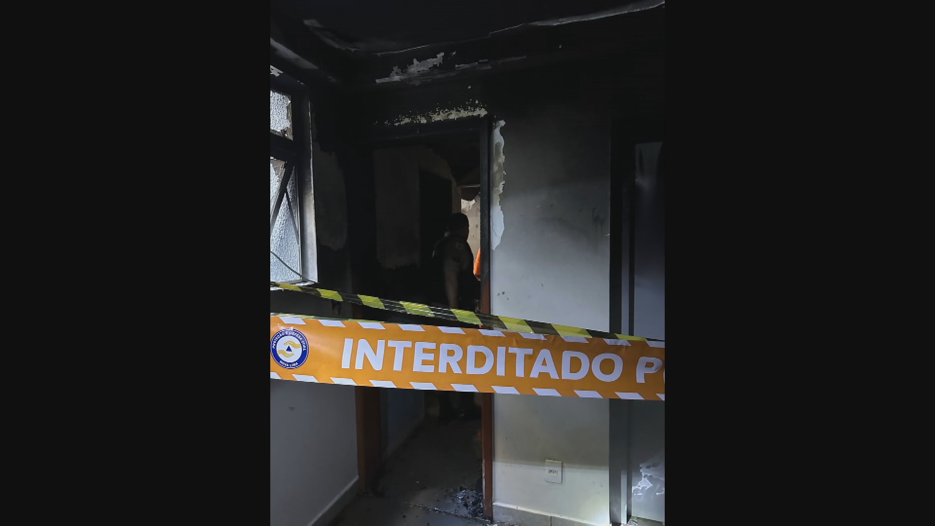 Incêndio destrói apartamento em Nova Lima; bebê de 4 meses é resgatada