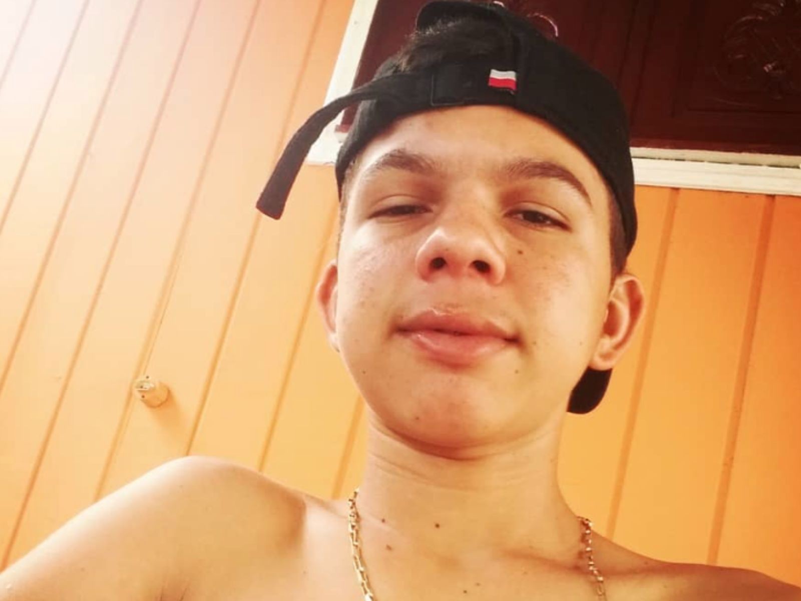 Jovem de 21 anos é morto com dois tiros em via pública no interior do Acre