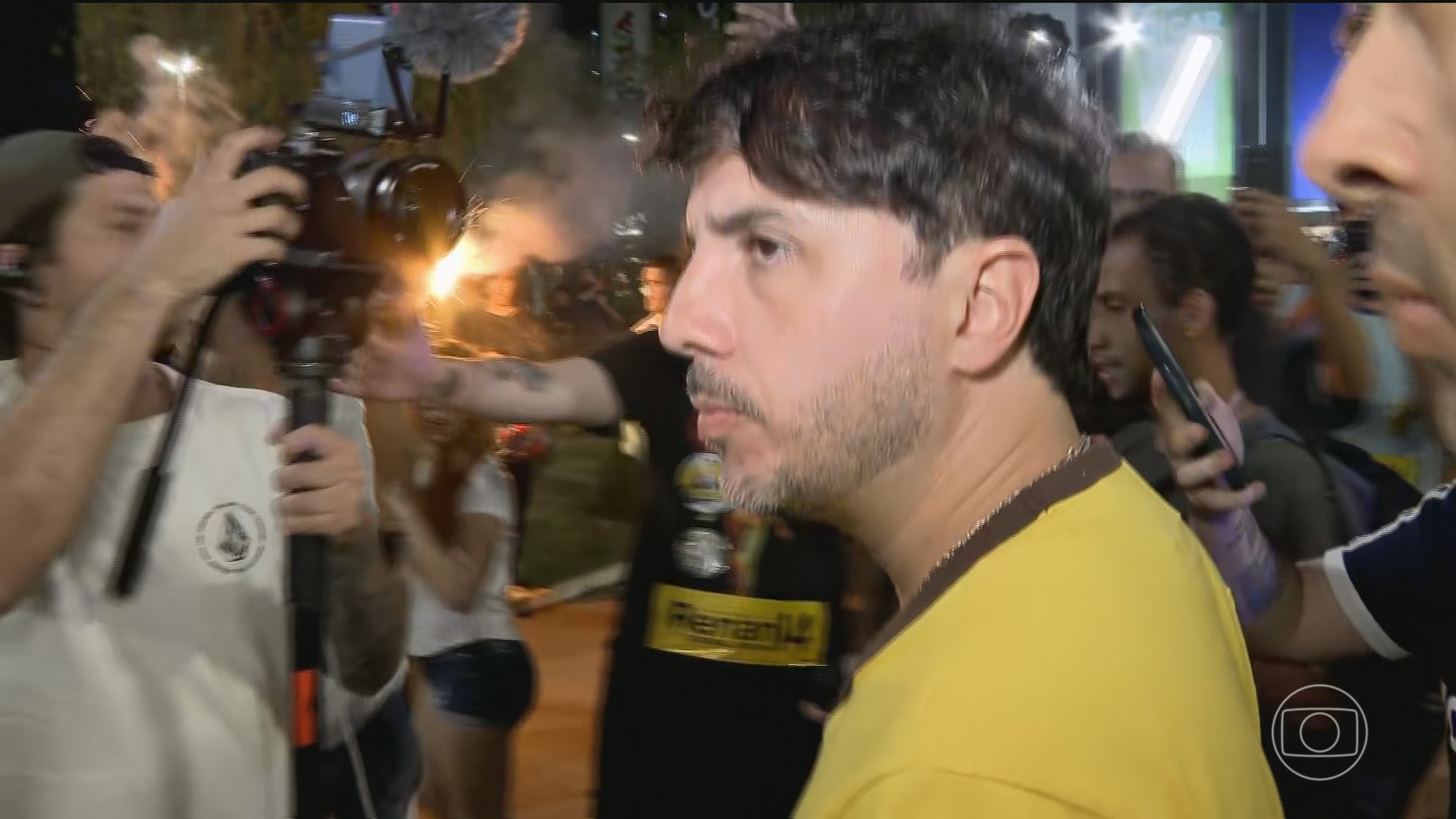 Renan Santos, candidato do Missão à Presidência, faz campanha em Brasília