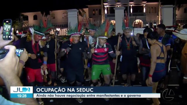 Segue ocupa&ccedil;&atilde;o dos ind&iacute;genas na Seduc ap&oacute;s reuni&atilde;o terminar sem acordo