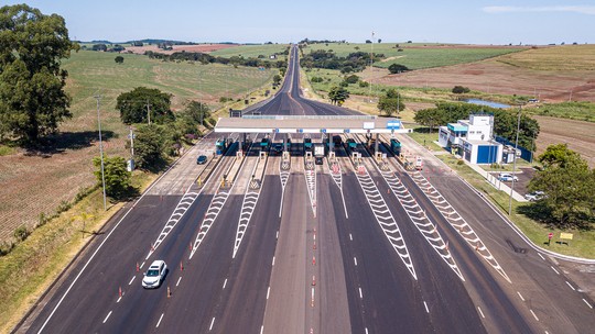 Postos de pedágio na Rodovia Raposo Tavares iniciam pagamento de tarifa com cartões de débito