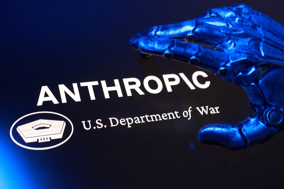 Anthropic e Departamento de Guerra dos EUA — Foto: Reuters/Dado Ruvic/Illustration