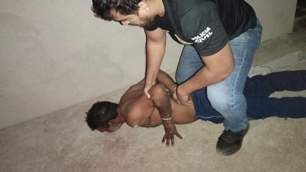 Homem é preso suspeito de matar amigo a golpes de faca no interior do Acre