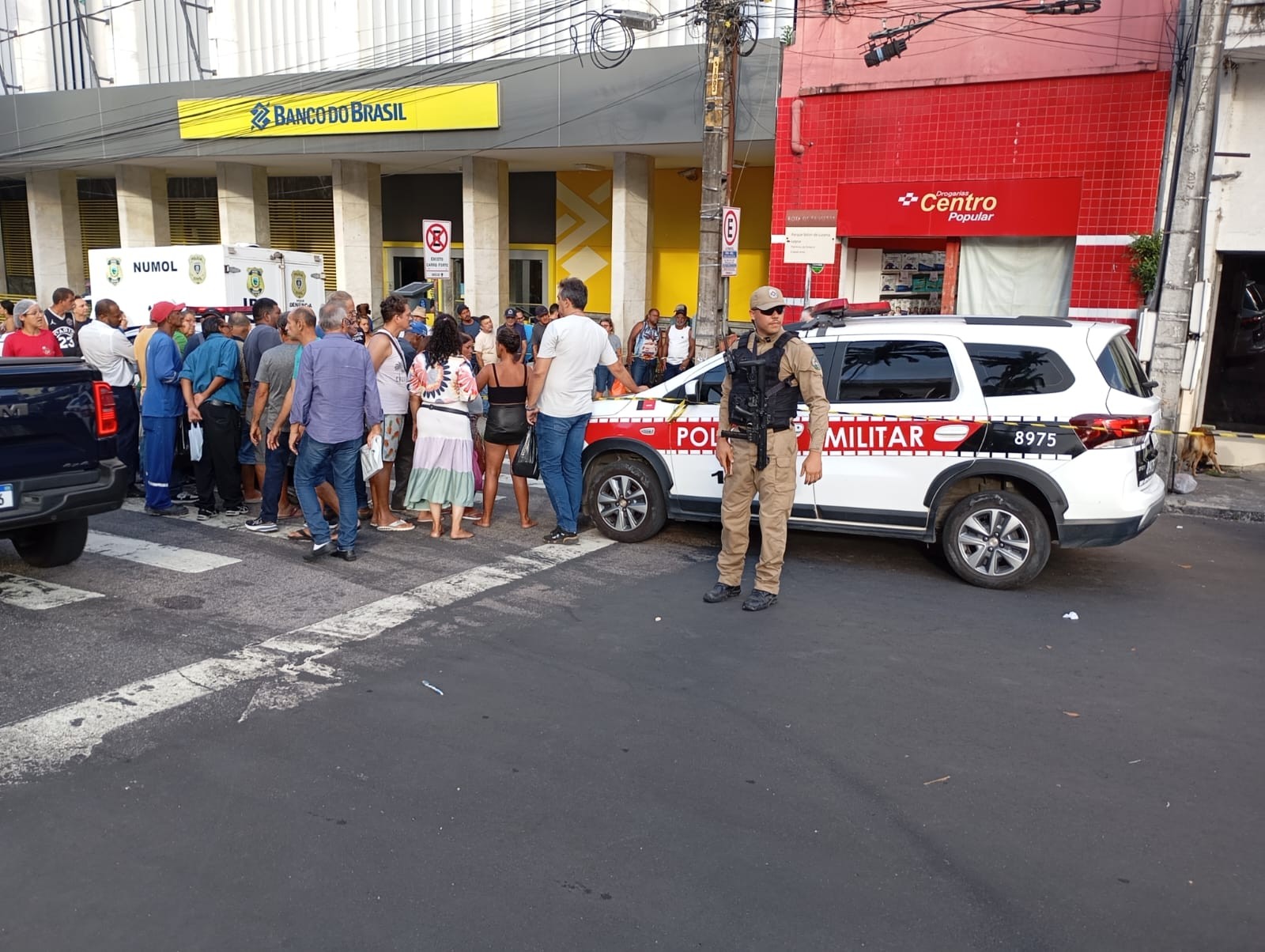 Homem é morto a tiros em frente a agência bancária no Centro de João Pessoa