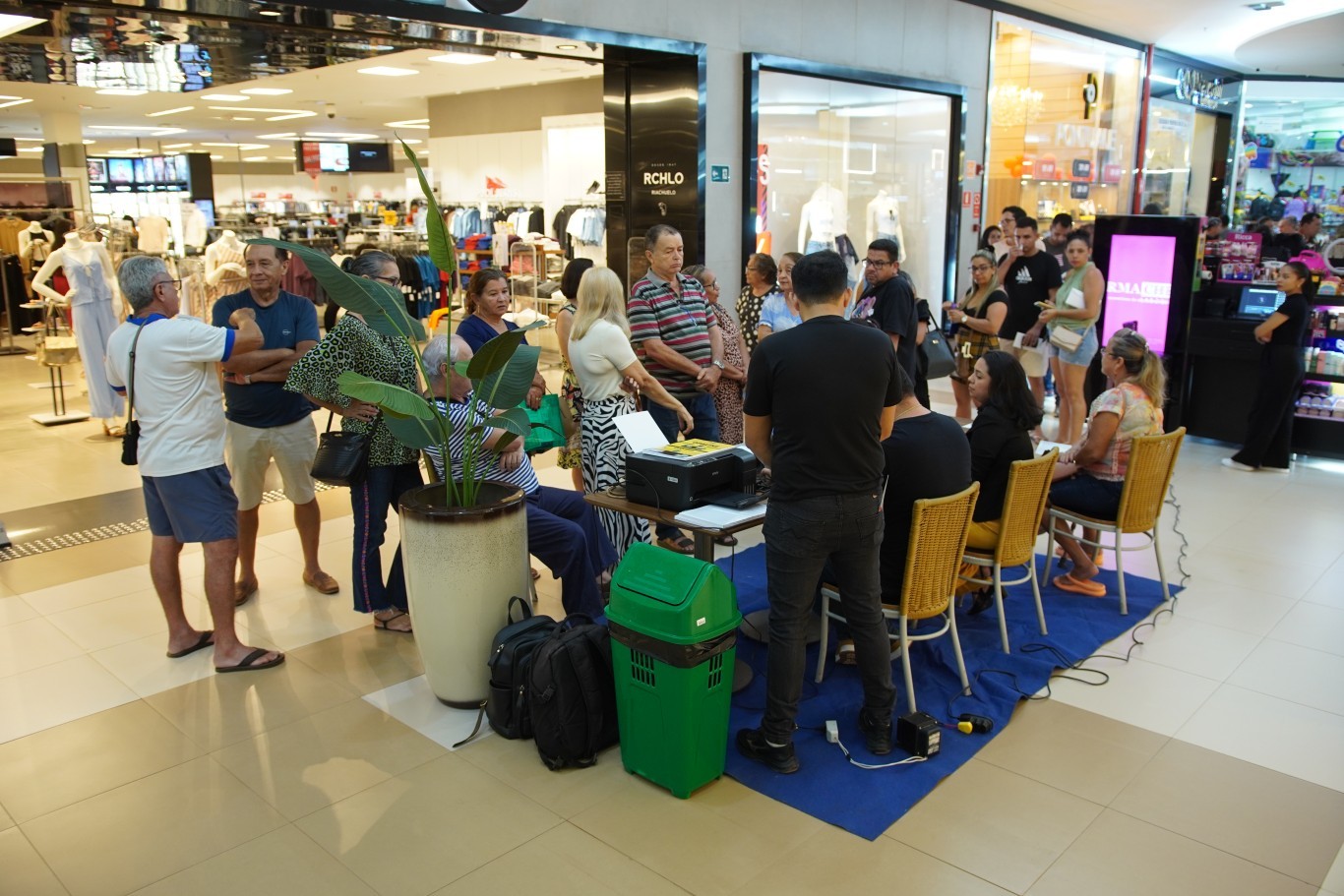 SMT faz emissão de cartões de estacionamento para PCDs e idosos nesta segunda, 11, em shopping