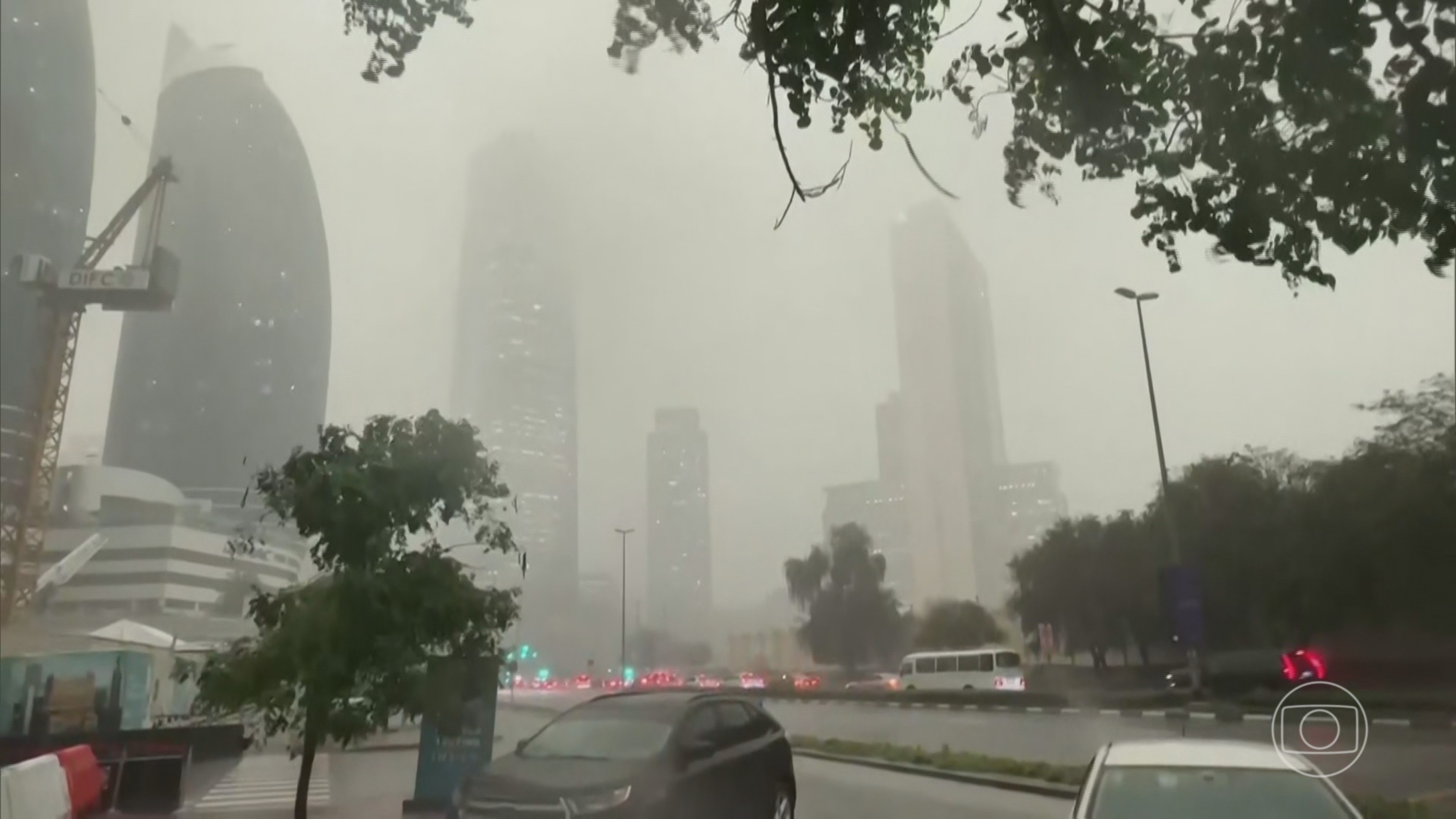Meteorologistas explicam as tempestades que surpreenderam os Emirados Árabes Unidos
