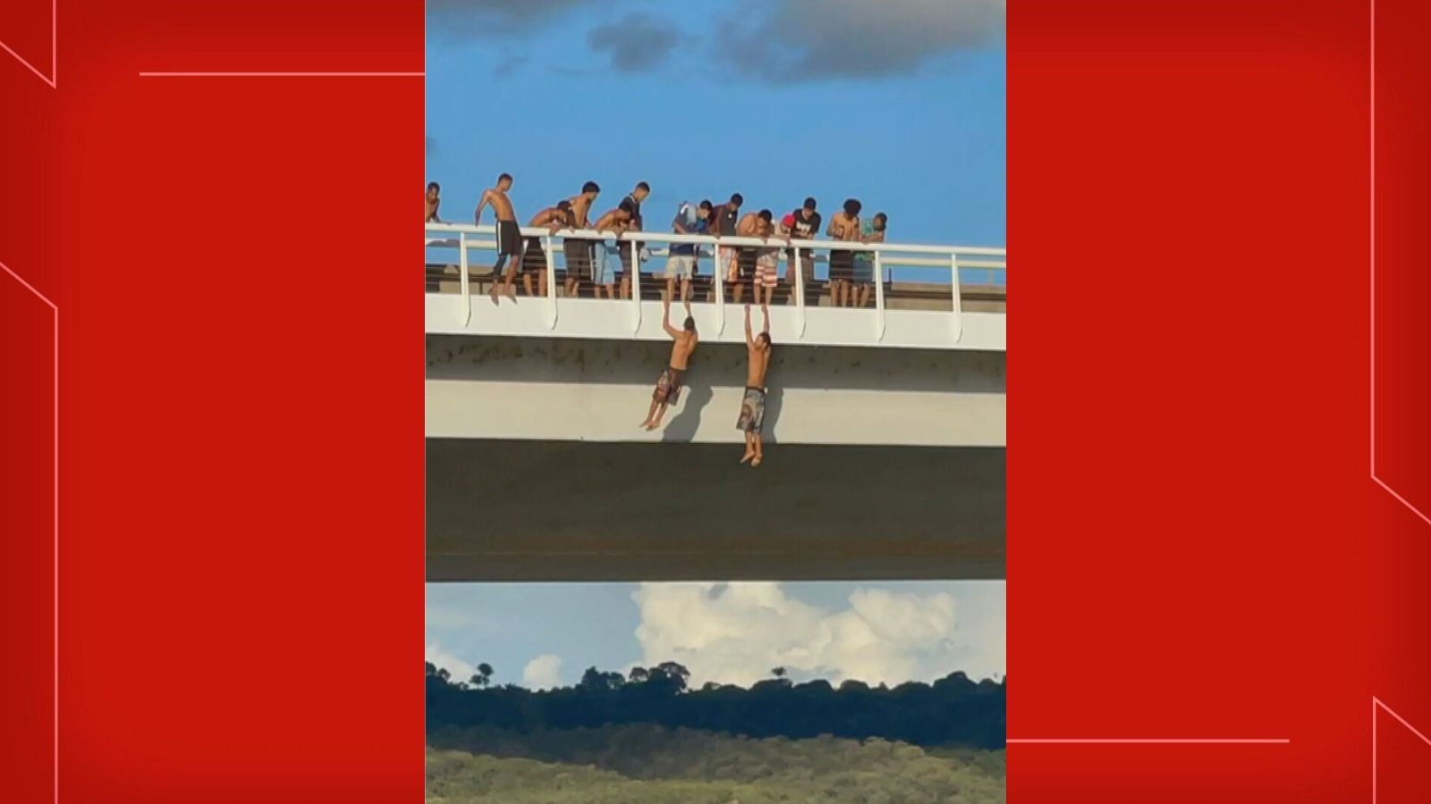 VÍDEO: jovens são flagrados saltando da ponte JK, em Brasília