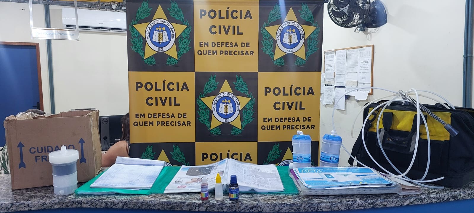 Mulher e dois homens são presos por aplicar golpes em idosos em Piraí